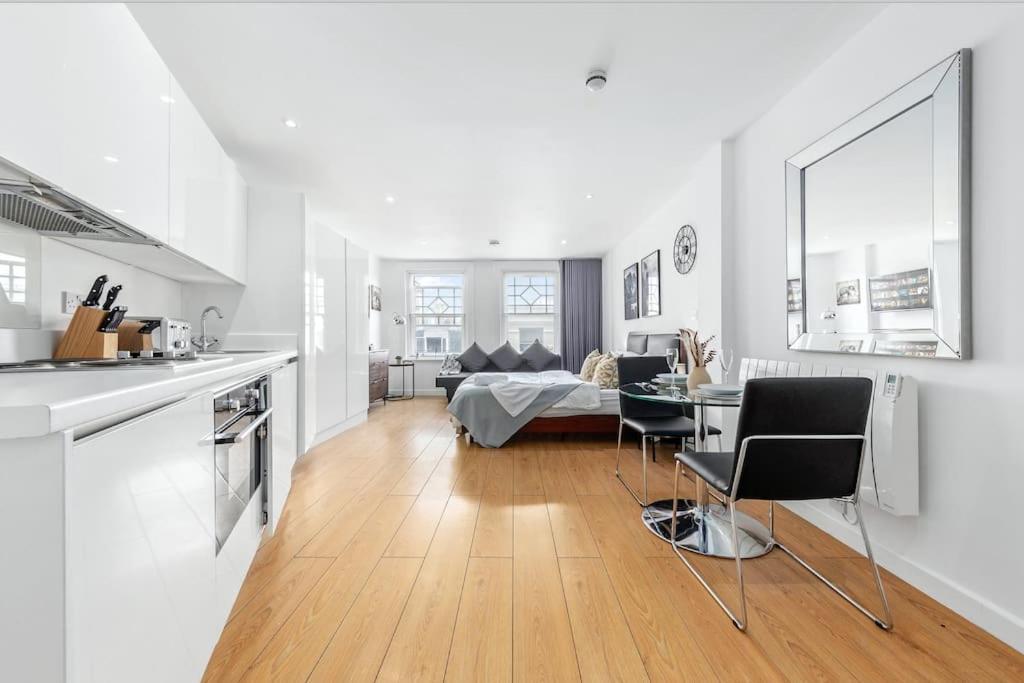 Gem 1 Bedroom Flat Piccadilly Circus Vr8 *